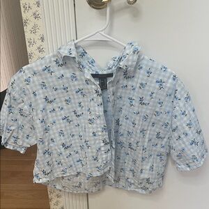 Forever 21 women’s Blue Floral Button Down Shirt